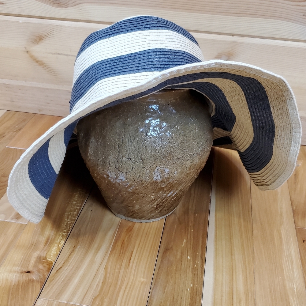 Target Navy Blue and Tan Striped Wide Brim Sun Hat